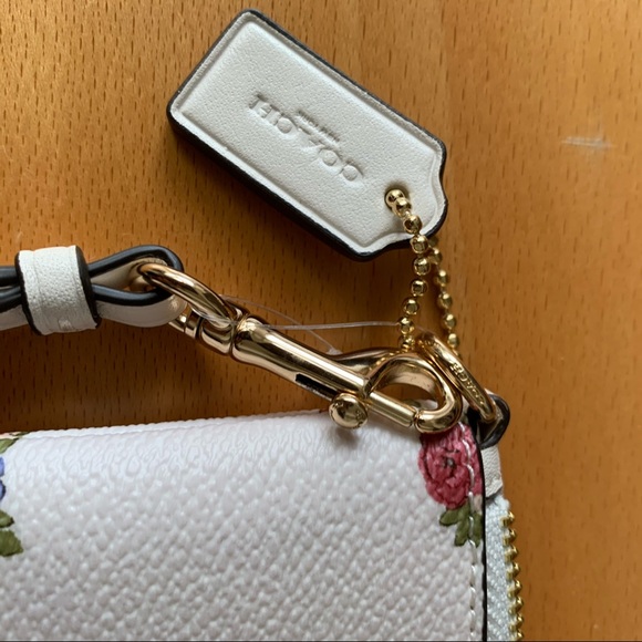 Coach Vintage Rose Small Wristlet - Picture 5 of 6